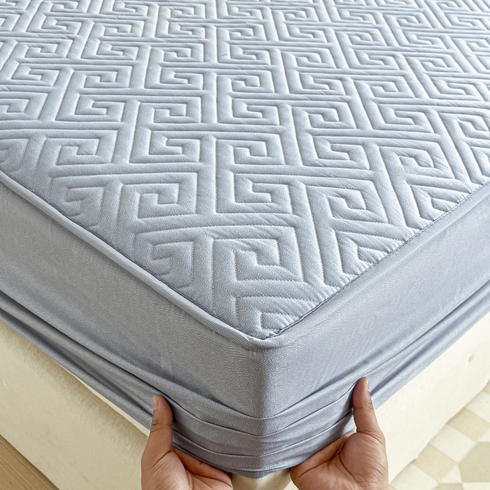 91家纺网 家纺一手货源 找家纺 卡伦家纺 2025新款水洗磨毛夹棉床笠系列 回形格-浅灰