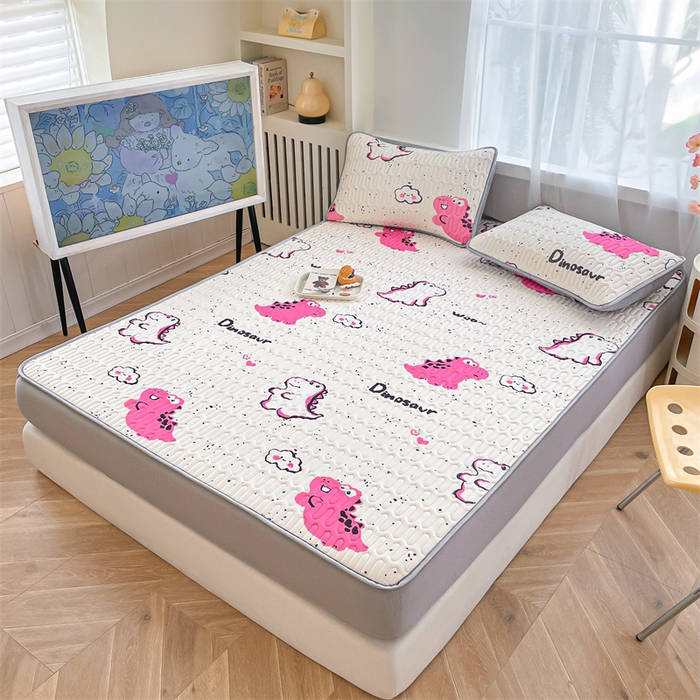 91家纺网 家纺一手货源 找家纺 布卢姆床垫 2025新款5mmA类乳胶凉席床笠套件夏被组合 小恐龙