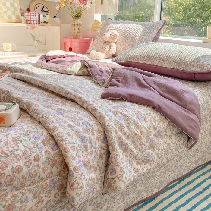 91家纺网 家纺一手货源 找家纺 老帅的工厂店 2025新款a类云感双层纱7a抗菌夏被床盖四件套 满园春紫