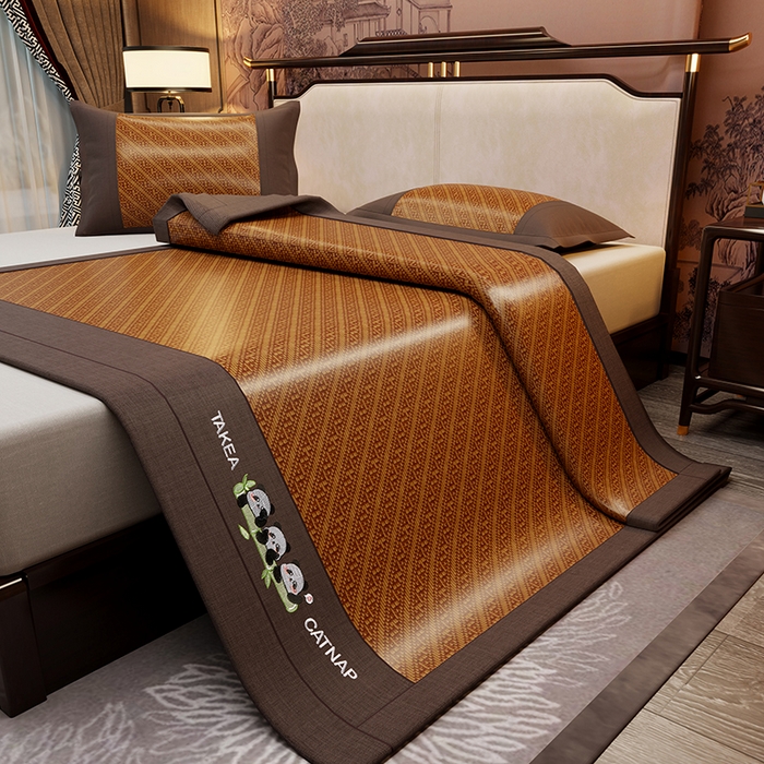 91家纺网 家纺一手货源 找家纺 绒艺席业 2025新款艾草藤席冰丝双面席席子凉席 萌萌熊猫-斜条纹