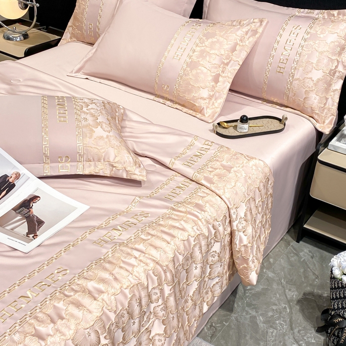 91家纺网 家纺一手货源 找家纺 子曰 2025新款金丝提花浮雕刺绣水洗真丝夏被四件套夏凉被空调被 花开朵朵-粉