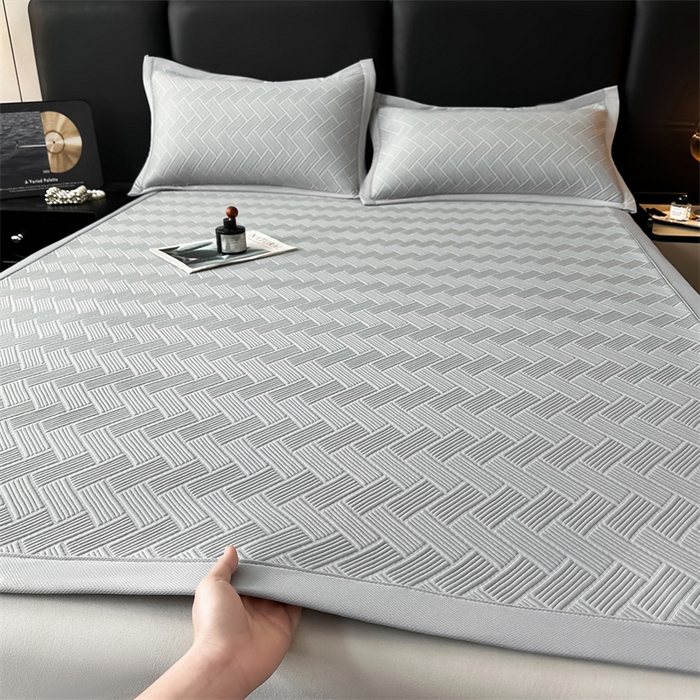 91家纺网 家纺一手货源 找家纺 雯豆家纺 2025夏季新款PE中分子凉感凉席三件套冰丝凉感席子纯色素色成人平铺绑带款 简尚-月影灰