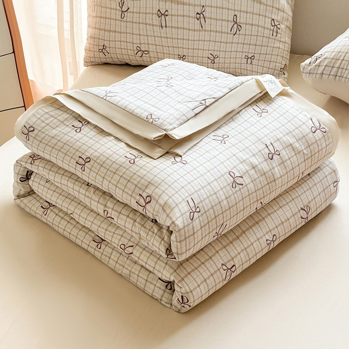 91家纺网 家纺一手货源 找家纺 金喜 2025新款小清新风格有氧针织双层纱大豆被夏被四件套 蝴蝶结