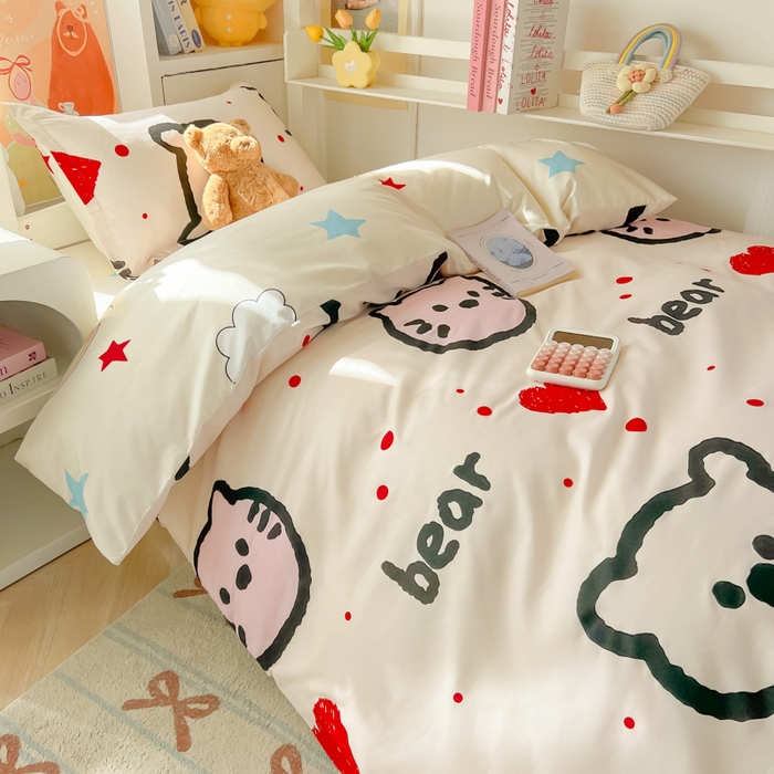 91家纺网 家纺一手货源 找家纺 悦织湾家纺 2025新款印花学生宿舍亲肤芦荟棉三件套单双人四件套轻奢印花磨毛床上用品 爱心熊