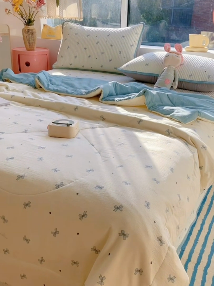 91家纺网 家纺一手货源 找家纺 老帅的工厂店 2025新款a类云感双层纱7a抗菌夏被床盖四件套 庄园兔