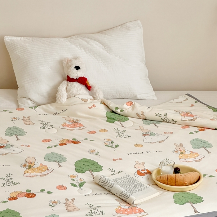 91家纺网 家纺一手货源 找家纺 觅糖家纺 2025新款软糯针织云柔大豆夏被 春天里