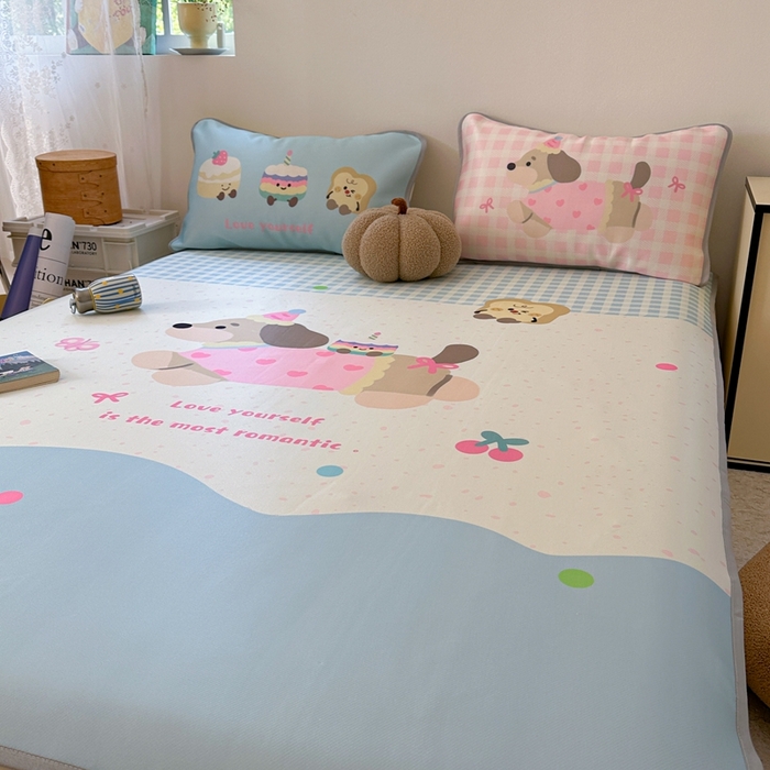 91家纺网 家纺一手货源 找家纺 美乐迪家纺 2025新款碳光凉感冰丝席 蛋糕腊肠狗