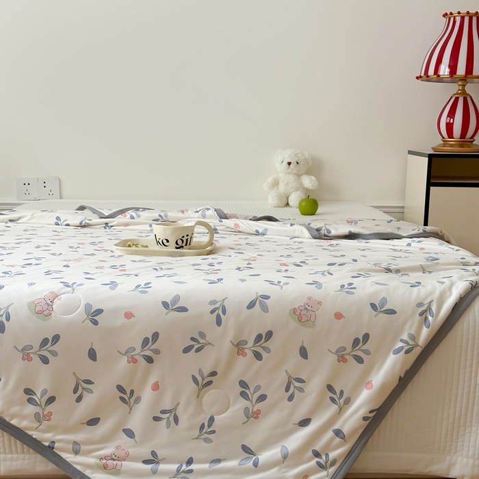 91家纺网 家纺一手货源 找家纺 觅糖家纺 2025新款软糯针织云柔大豆夏被 乖乖熊