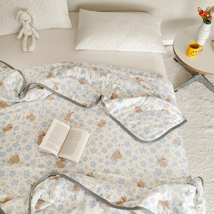 91家纺网 家纺一手货源 找家纺 觅糖家纺 2025新款软糯针织云柔大豆夏被 蓝町兔