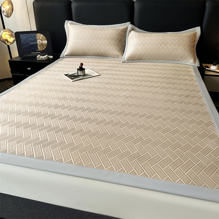 91家纺网 家纺一手货源 找家纺 雯豆家纺 2025夏季新款PE中分子凉感凉席三件套冰丝凉感席子纯色素色成人平铺绑带款 简尚-丝雾棕