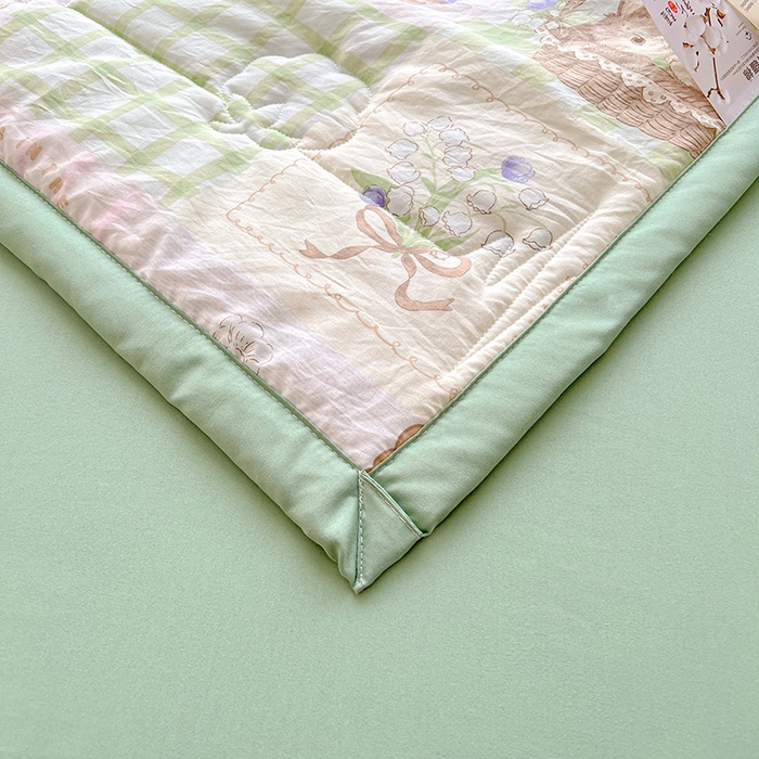 91家纺网 家纺一手货源 找家纺 西域种棉人·千百笠 2025新款A类新疆棉花夏凉被加宽包边水洗棉卡通印花吸湿透气棉花夏被空调被 凌香 宠物格