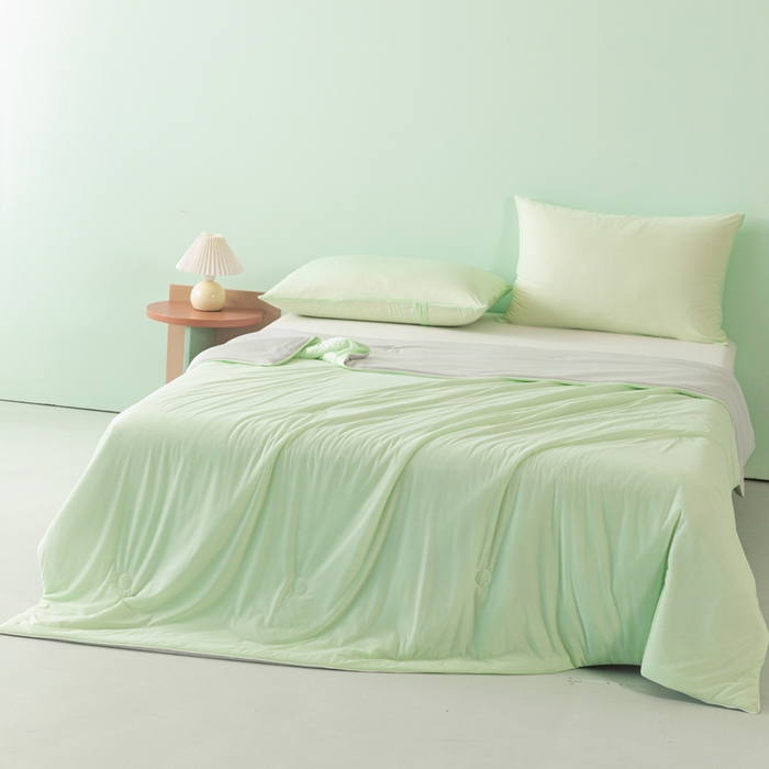 91家纺网 家纺一手货源 找家纺 瑜珠家纺 2025新款瑜珠云母凉感丝夏被 绿+灰