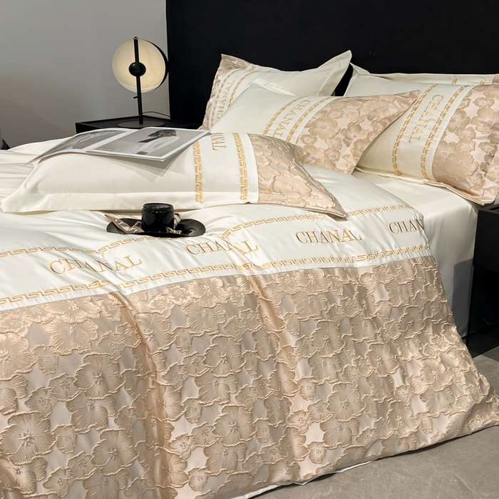 91家纺网 家纺一手货源 找家纺 米彩家纺 2025新款A类水洗真丝金丝浮雕提花绣花四件套 桃花-奶白