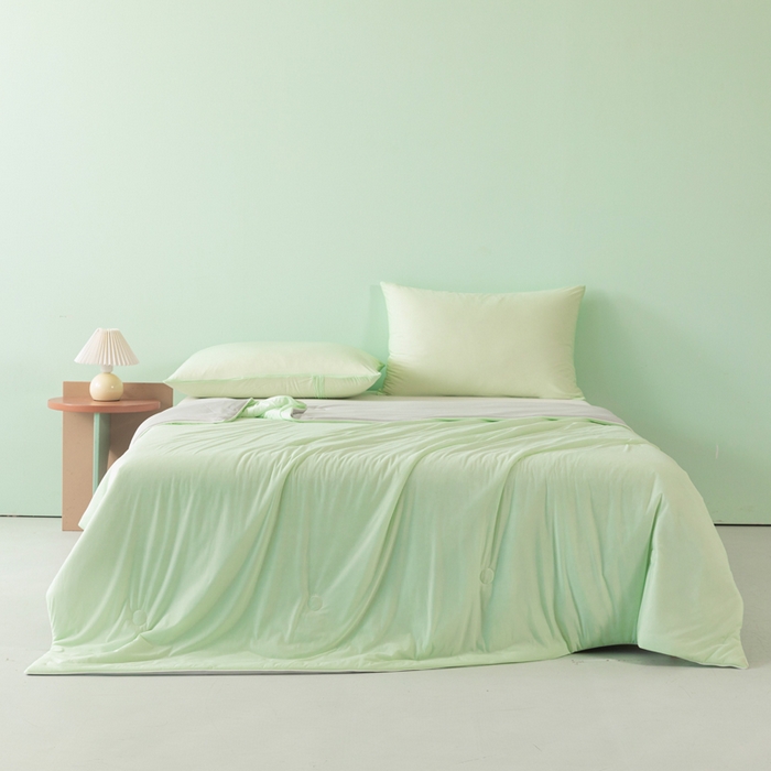 91家纺网 家纺一手货源 找家纺 瑜珠家纺 2025新款瑜珠云母凉感丝夏被 绿+灰