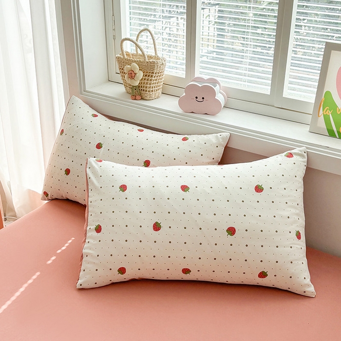 91家纺网 家纺一手货源 找家纺 金喜 2025新款小清新风格有氧针织双层纱大豆被夏被四件套 草莓物语