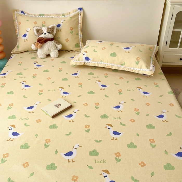 91家纺网 家纺一手货源 找家纺 新印象  2025新款花边老粗布床单款床笠款三件套幸运海鸥