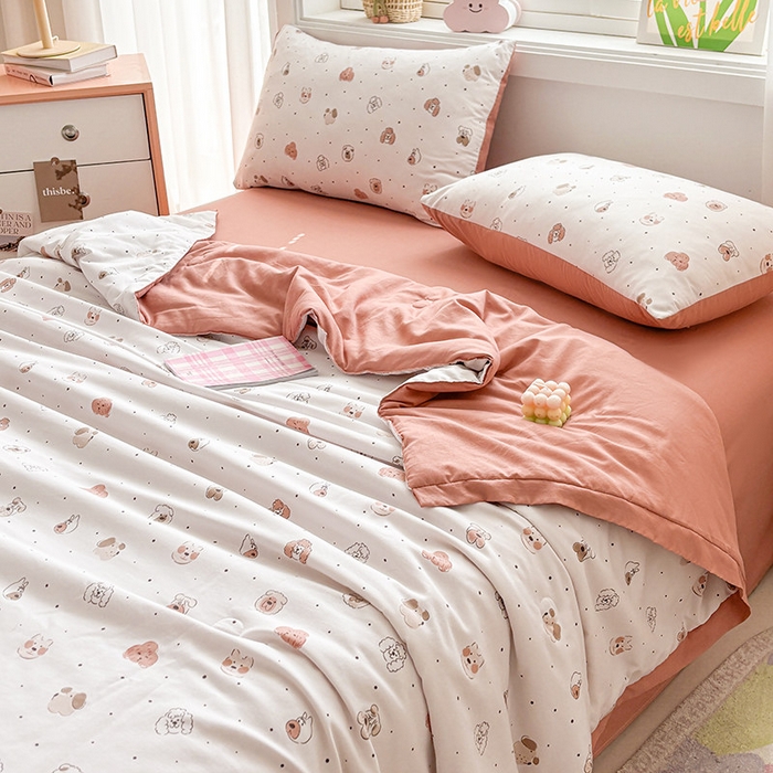 91家纺网 家纺一手货源 找家纺 金喜 2025新款小清新风格有氧针织双层纱大豆被夏被四件套 可爱小熊