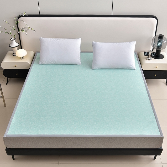 91家纺网 家纺一手货源 找家纺 芯诗曼家纺 2025新款三明治凉感丝提花冰丝席凉席 莫兰-绿床席款