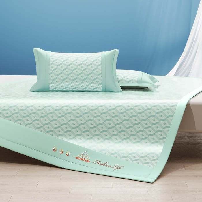 91家纺网 家纺一手货源 找家纺 鑫琪莱家纺 2025新款冰柔凉感丝凉席席子三件套 摩登立方-绿-床席款