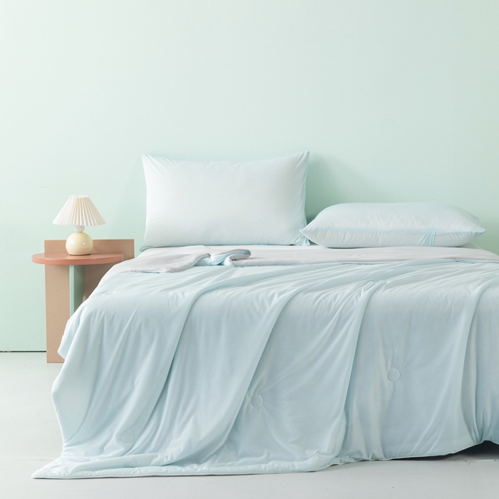 91家纺网 家纺一手货源 找家纺 瑜珠家纺 2025新款瑜珠云母凉感丝夏被 蓝+灰