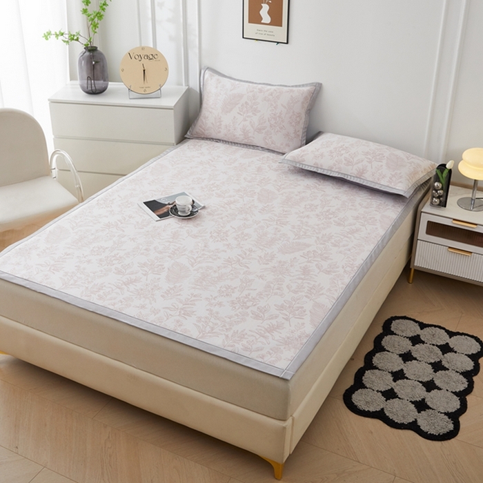 91家纺网 家纺一手货源 找家纺 曲宿家纺 2025新款高分子色织提花软凉席系列 葱郁-粉