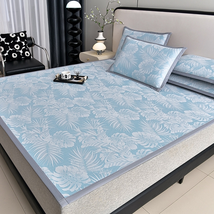 91家纺网 家纺一手货源 找家纺 芯诗曼家纺 2025新款三明治凉感丝提花冰丝席凉席 叶语恋-蓝床席款