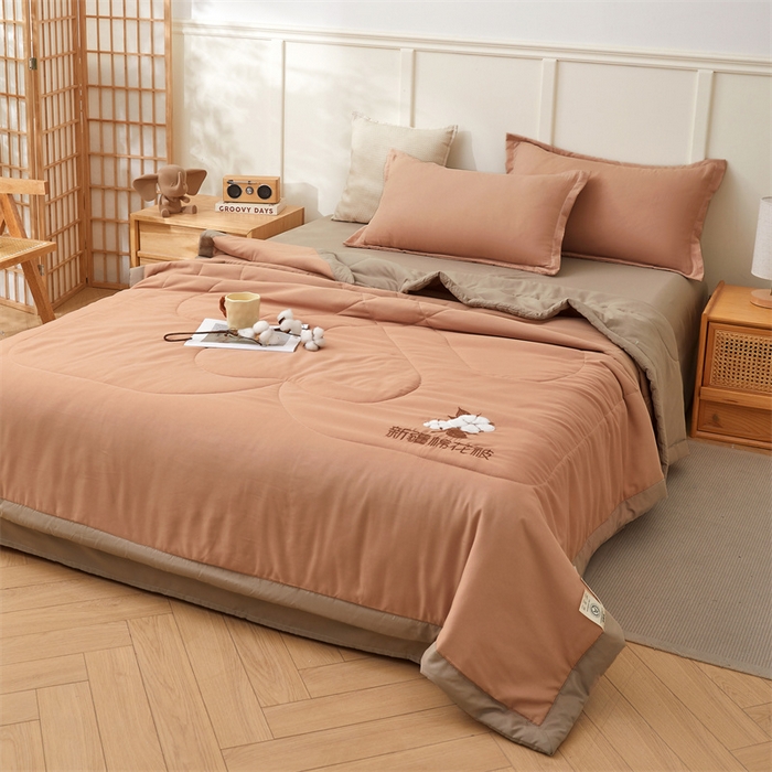 91家纺网 家纺一手货源 找家纺 西域种棉人·千百笠 2025新款A类100%新疆棉花夏凉被纯棉全棉填充毛巾绣绣花纯色双拼原棉空调被夏被 云暖-香妃玉