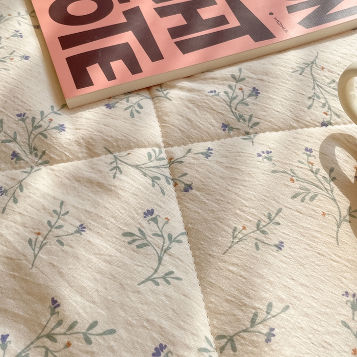 91家纺网 家纺一手货源 找家纺 老帅的工厂店 2025新款a类云感双层纱7a抗菌夏被床盖四件套 兔兔密语