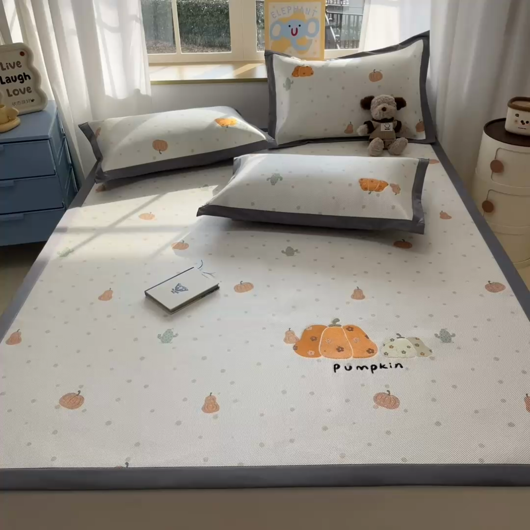 91家纺网 家纺一手货源 找家纺 雅居纺家纺 2025新款A类加厚三明治底绣花冰藤席-床席款 万事不南