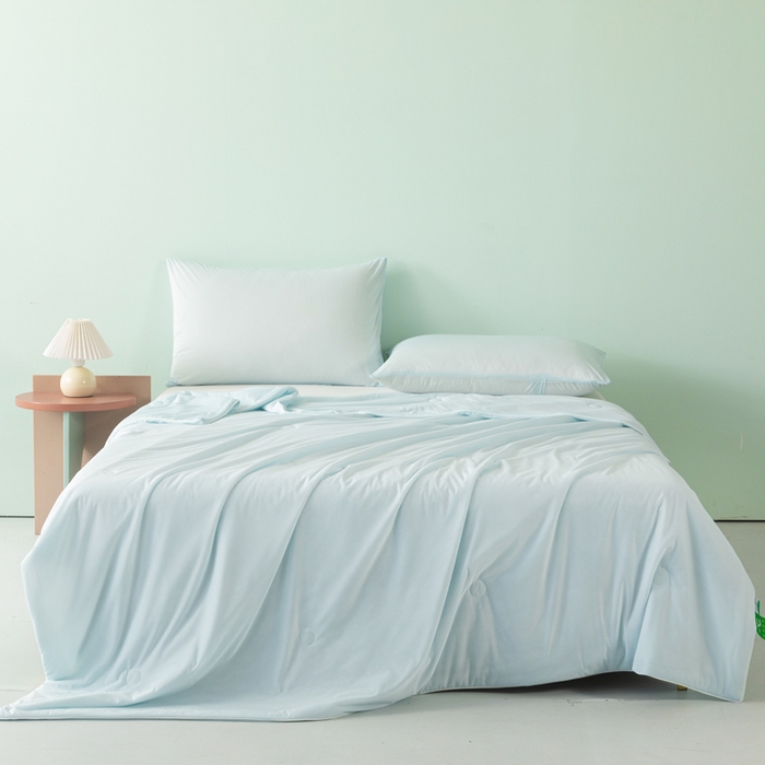 91家纺网 家纺一手货源 找家纺 瑜珠家纺 2025新款瑜珠云母凉感丝夏被 月光蓝