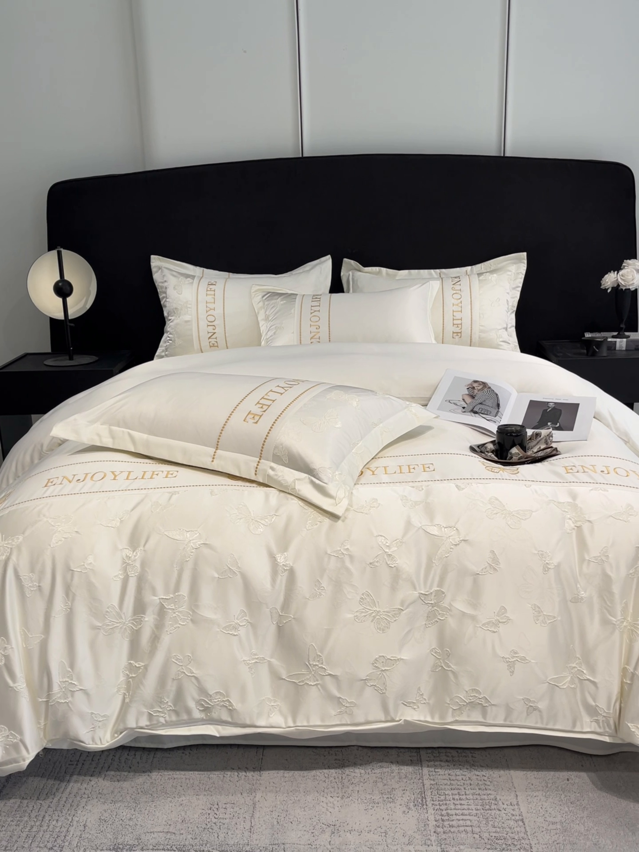 91家纺网 家纺一手货源 找家纺 米彩家纺 2025新款A类水洗真丝金丝浮雕提花绣花四件套 富蝶-奶白