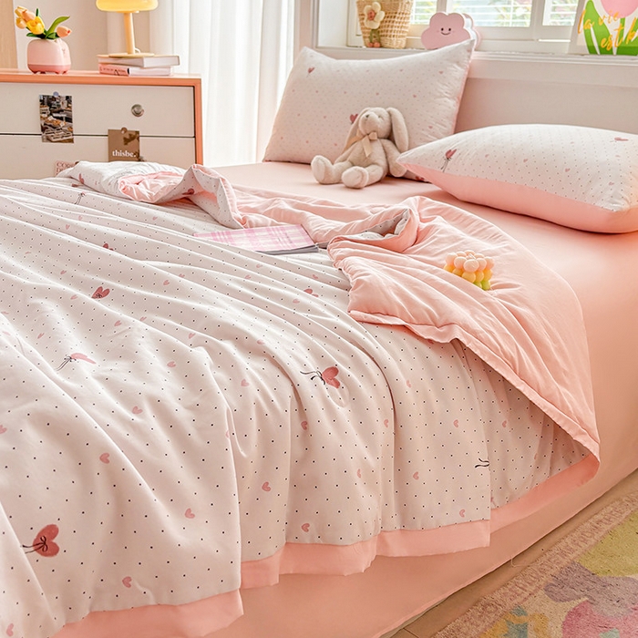 91家纺网 家纺一手货源 找家纺 金喜 2025新款小清新风格有氧针织双层纱大豆被夏被四件套 爱心气球