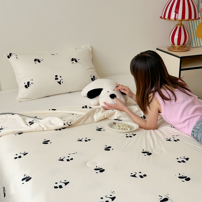 91家纺网 家纺一手货源 找家纺 觅糖家纺 2025新款软糯针织云柔大豆夏被 奶油熊猫