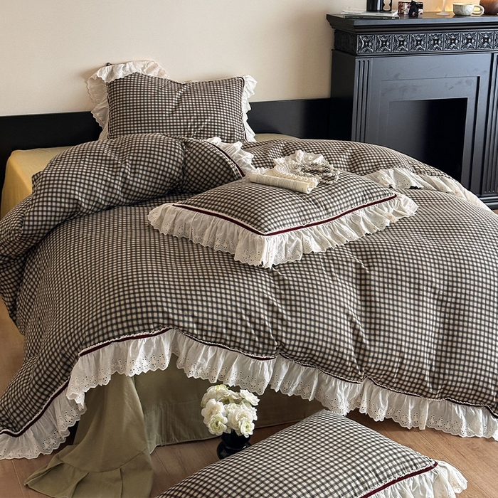 91家纺网 家纺一手货源 找家纺 蓝邻家纺 2025春夏新款全棉纯棉复古双层纱花边织带款四件套 玛德琳-绿