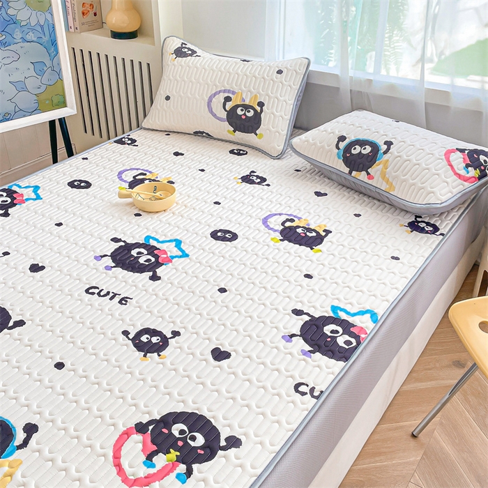 91家纺网 家纺一手货源 找家纺 布卢姆床垫 2025新款5mmA类乳胶凉席床笠套件夏被组合 可爱煤球