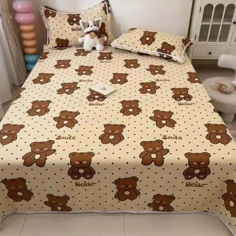 91家纺网 家纺一手货源 找家纺 新印象  2025新款花边老粗布床单款床笠款三件套小熊软糖