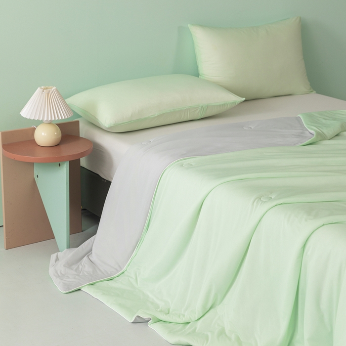 91家纺网 家纺一手货源 找家纺 瑜珠家纺 2025新款瑜珠云母凉感丝夏被 绿+灰