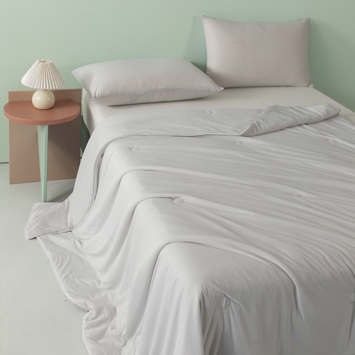 91家纺网 家纺一手货源 找家纺 瑜珠家纺 2025新款瑜珠云母凉感丝夏被 高级灰