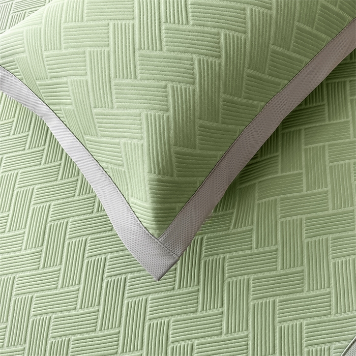 91家纺网 家纺一手货源 找家纺 雯豆家纺 2025夏季新款PE中分子凉感凉席三件套冰丝凉感席子纯色素色成人平铺绑带款 简尚-千草绿