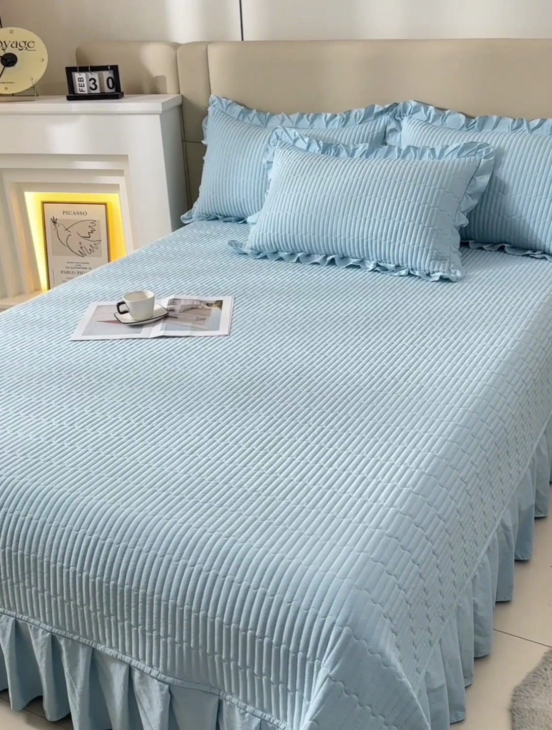 91家纺网 家纺一手货源 找家纺 星窝家纺 2025新款水洗棉花边床裙式多功能床盖三件套 经典蓝色