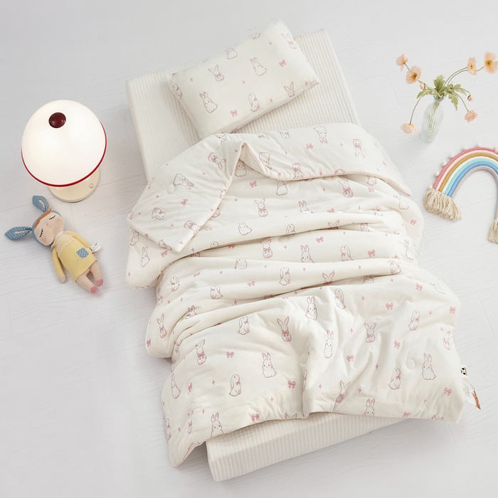 91家纺网 家纺一手货源 找家纺 （总）丝涟家居 2025新款A类双面针织棉卡通小清新滚绳工艺夏被