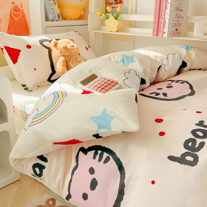 91家纺网 家纺一手货源 找家纺 悦织湾家纺 2025新款印花学生宿舍亲肤芦荟棉三件套单双人四件套轻奢印花磨毛床上用品 爱心熊