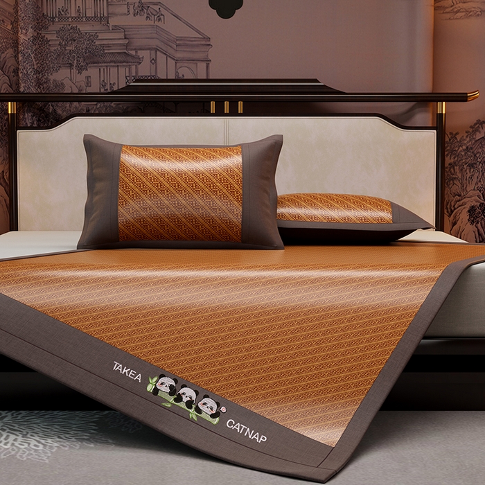 91家纺网 家纺一手货源 找家纺 绒艺席业 2025新款艾草藤席冰丝双面席席子凉席 萌萌熊猫-斜条纹