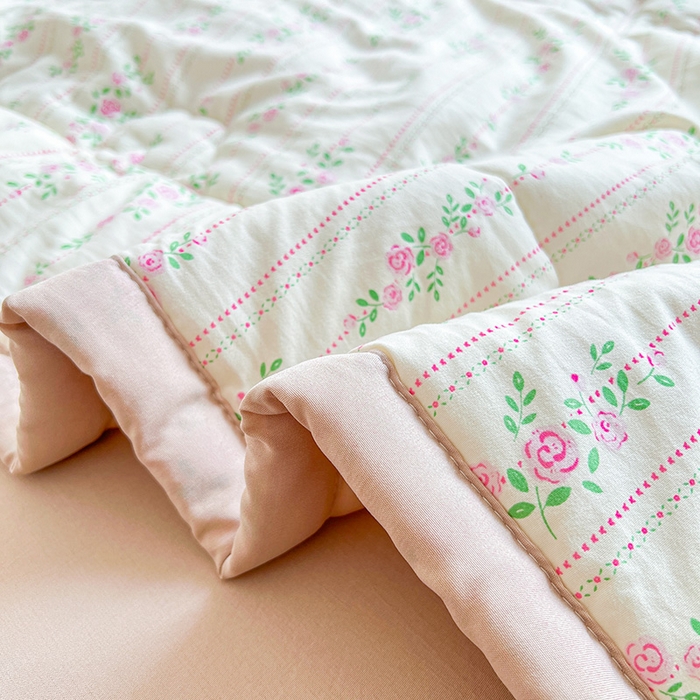 91家纺网 家纺一手货源 找家纺 西域种棉人·千百笠 2025新款A类新疆棉花夏凉被加宽包边水洗棉卡通印花吸湿透气棉花夏被空调被 凌香 紫藤花