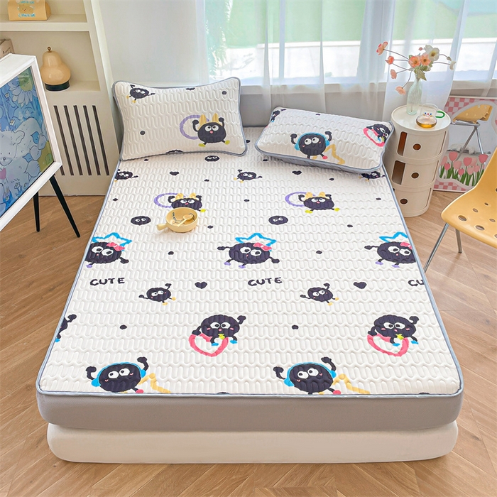 91家纺网 家纺一手货源 找家纺 布卢姆床垫 2025新款5mmA类乳胶凉席床笠套件夏被组合 可爱煤球