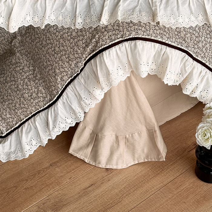 91家纺网 家纺一手货源 找家纺 蓝邻家纺 2025春夏新款全棉纯棉复古双层纱花边织带款四件套 莱茵茶桂