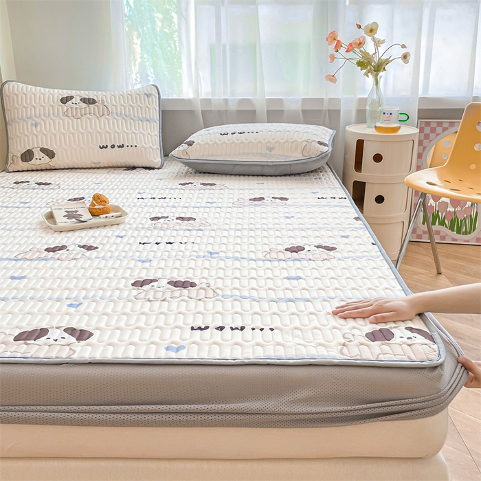 91家纺网 家纺一手货源 找家纺 布卢姆床垫 2025新款5mmA类乳胶凉席床笠套件夏被组合 假期小狗