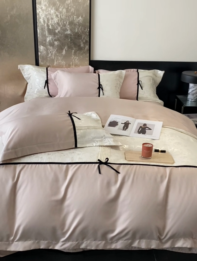 91家纺网 家纺一手货源 找家纺 优悦生活馆 2025年新款工艺款冰丝浮雕拼接四件套 璀璨之恋-香槟