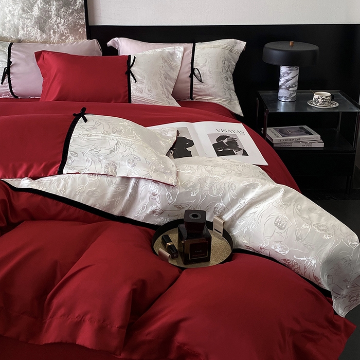 91家纺网 家纺一手货源 找家纺 优悦生活馆 2025年新款工艺款冰丝浮雕拼接四件套 璀璨之恋-红