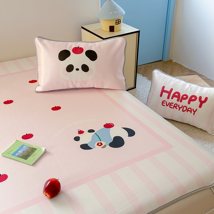 91家纺网 家纺一手货源 找家纺 美乐迪家纺 2025新款碳光凉感冰丝席 苹果熊猫